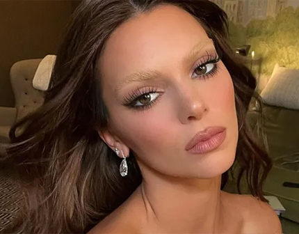 Как сделать любимый макияж звезд с бровями-невидимками: секреты от визажиста Ольги Романовой