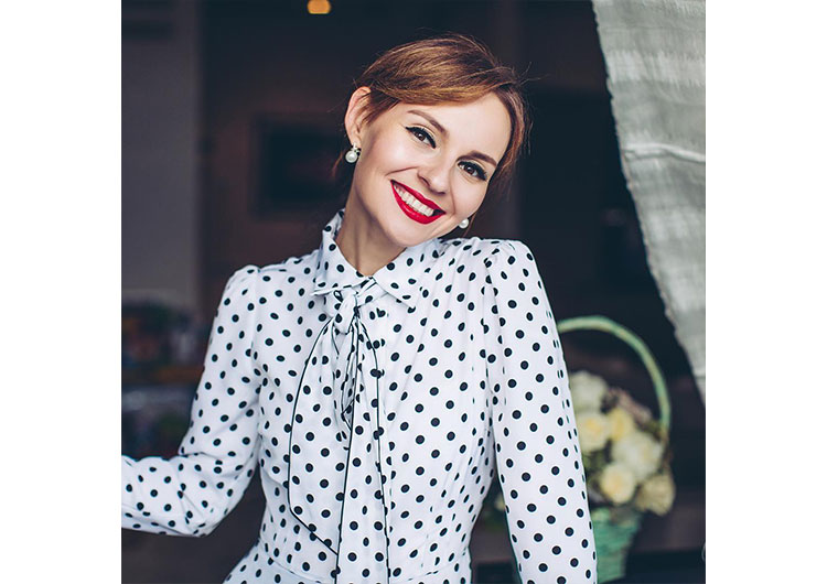 Румяна Shiny Peach в обзоре Ксении Вагнер