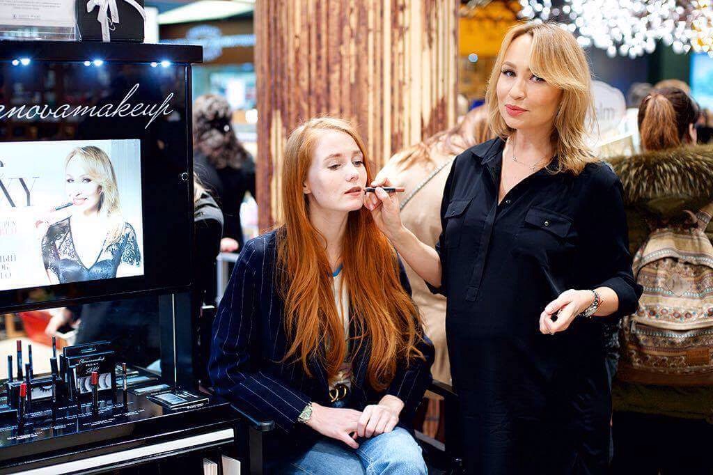 Открытие нового корнера ROMANOVAMAKEUP!