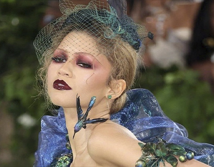 По следам MET Gala: уроки макияжа от Ольги Романовой