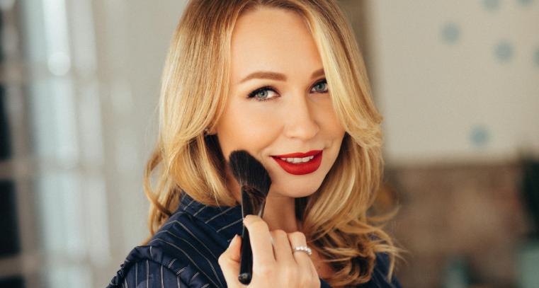 КАКОЙ МАКИЯЖ СДЕЛАТЬ ЗИМОЙ? СОВЕТЫ ОТ ЗВЕЗДНОГО ВИЗАЖИСТА ОЛЬГИ РОМАНОВОЙ