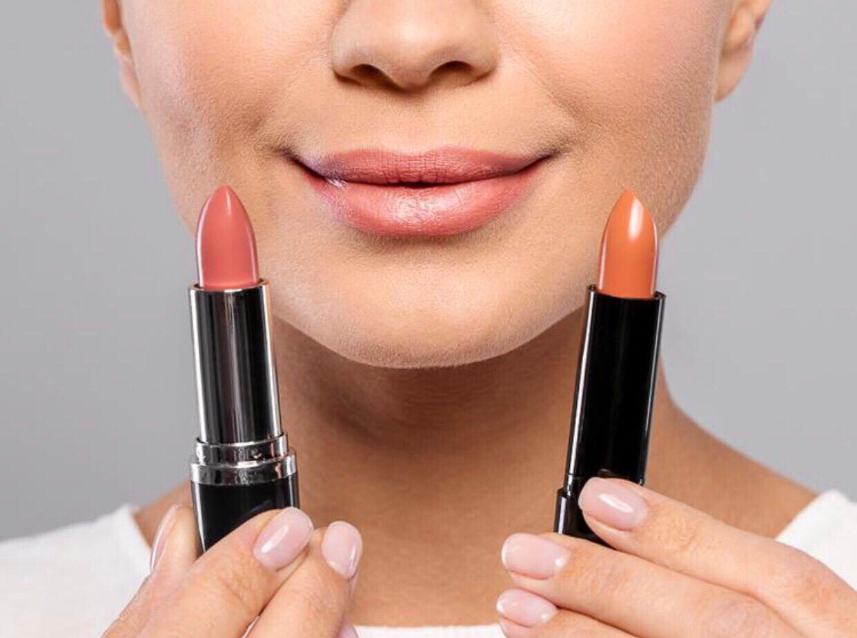 HOW TO PICK THE PERFECT LIPSTICK SHADE: 5 TIPS FROM A MAKEUP ARTIST HOW TO PICK THE PERFECT LIPSTICK SHADE: 5 TIPS FROM A MAKEUP ARTIST