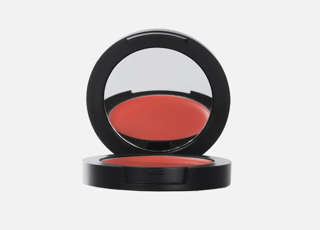 SEXY CREAM BLUSHER в подборке средств для создания монохромного макияжа от BURO 24/7
