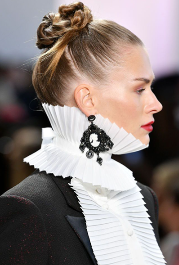 Показ Badgley Mischka