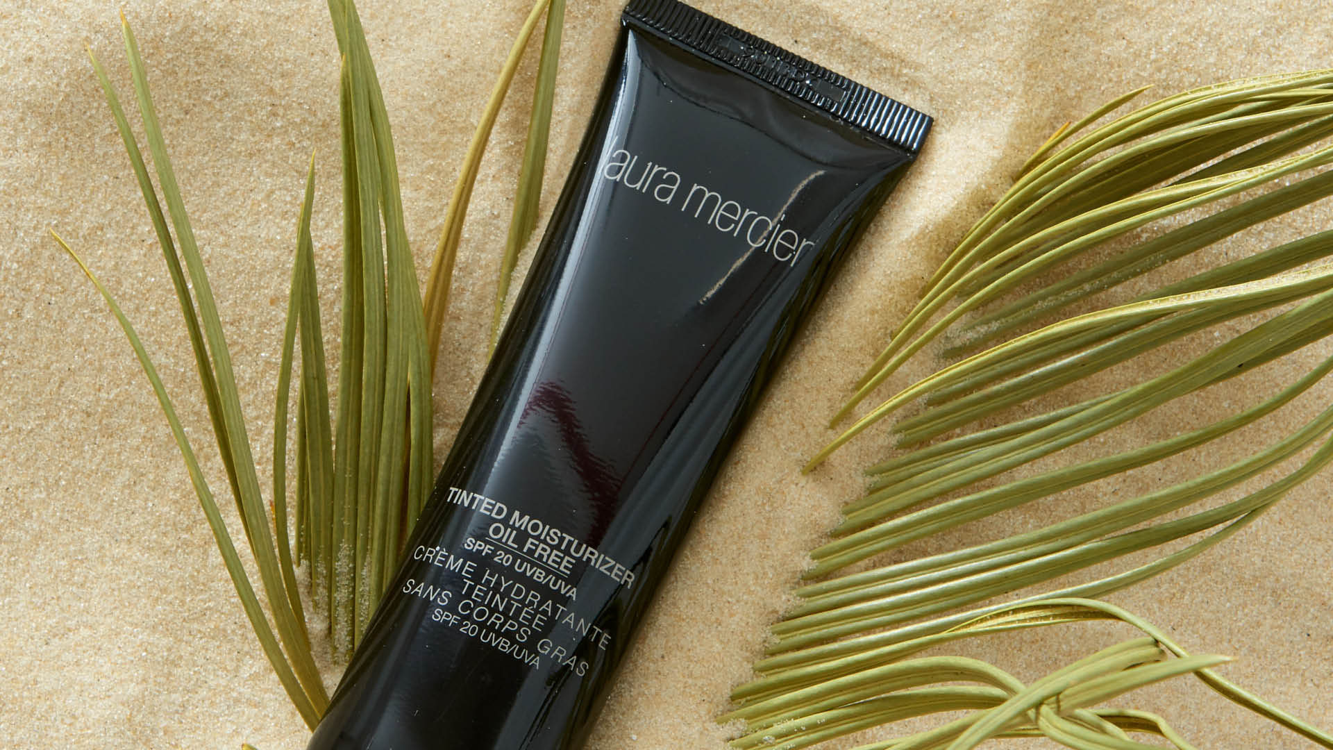 Tatler Beauty Box — чем побаловать себя на отдыхе в городе или на море - фото 3