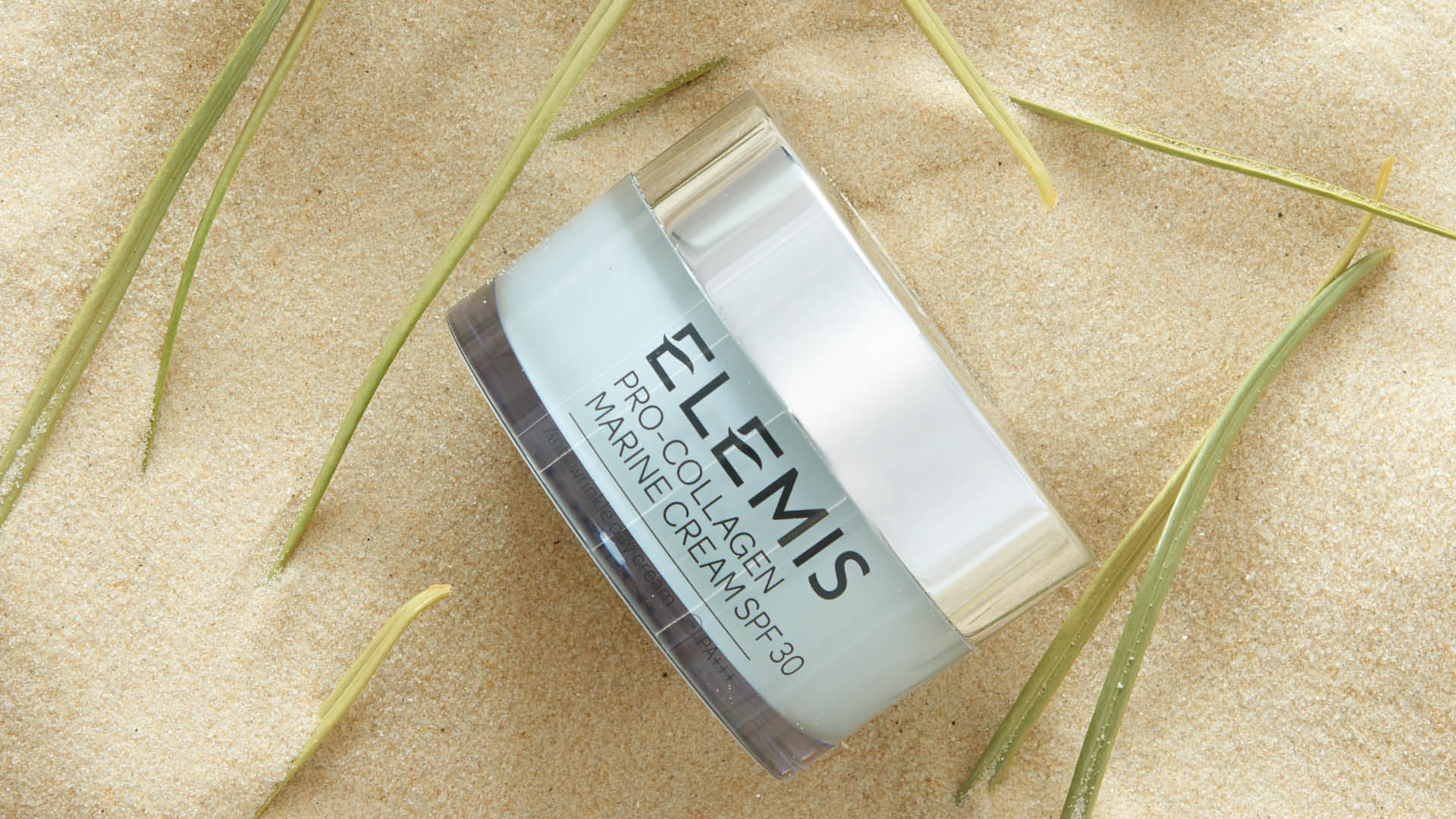 Tatler Beauty Box — чем побаловать себя на отдыхе в городе или на море - фото 1