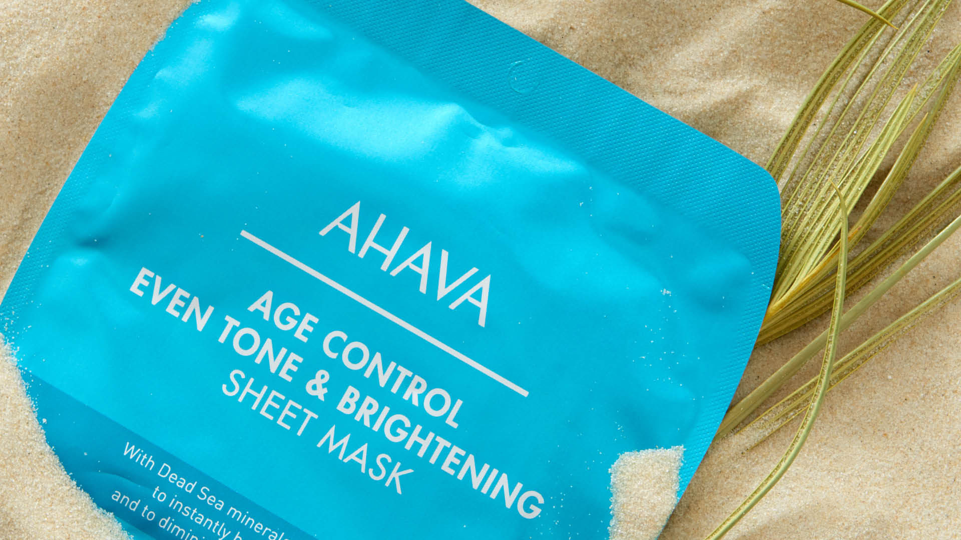 Tatler Beauty Box — чем побаловать себя на отдыхе в городе или на море - фото 11