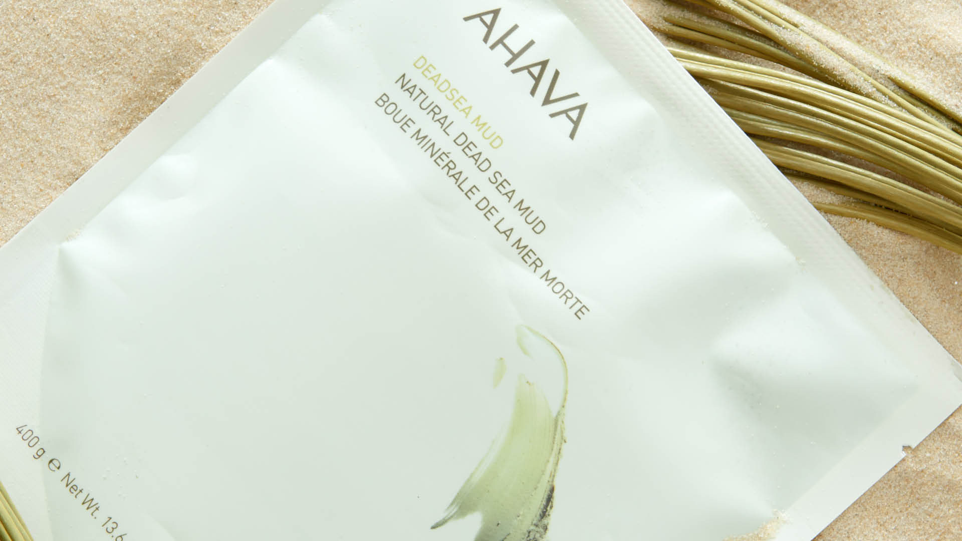 Tatler Beauty Box — чем побаловать себя на отдыхе в городе или на море - фото 12