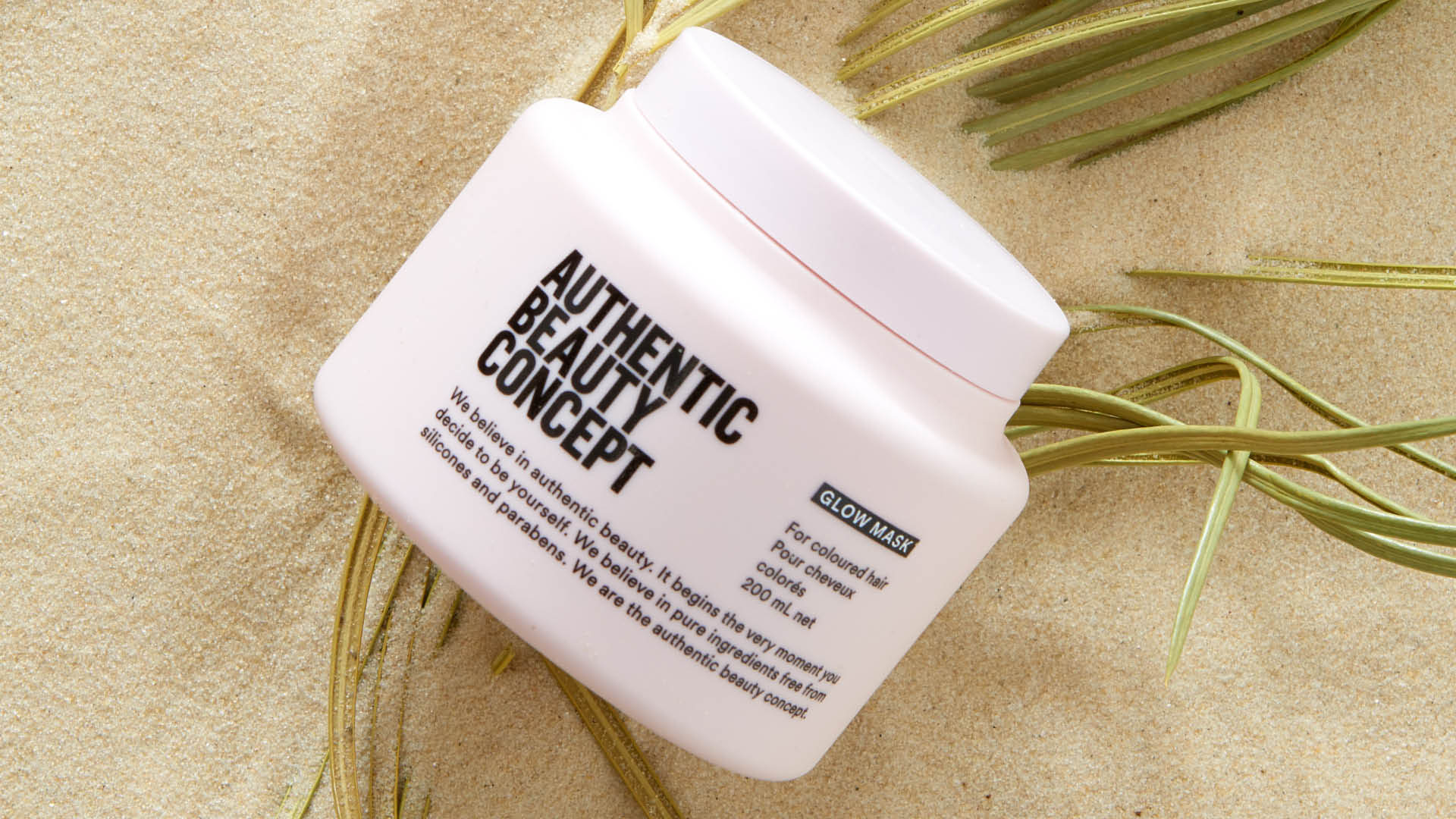 Tatler Beauty Box — чем побаловать себя на отдыхе в городе или на море - фото 4