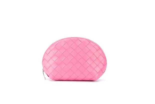 Фото №6 - 14 самых красивых косметичек на лето